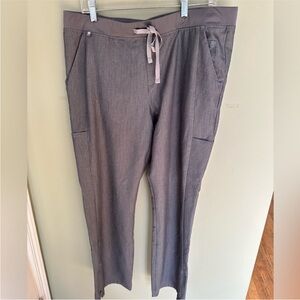 FIGS Women’s Scrub Pants Yola Camo Graphite Gray size L Poly/Rayon/Spandex